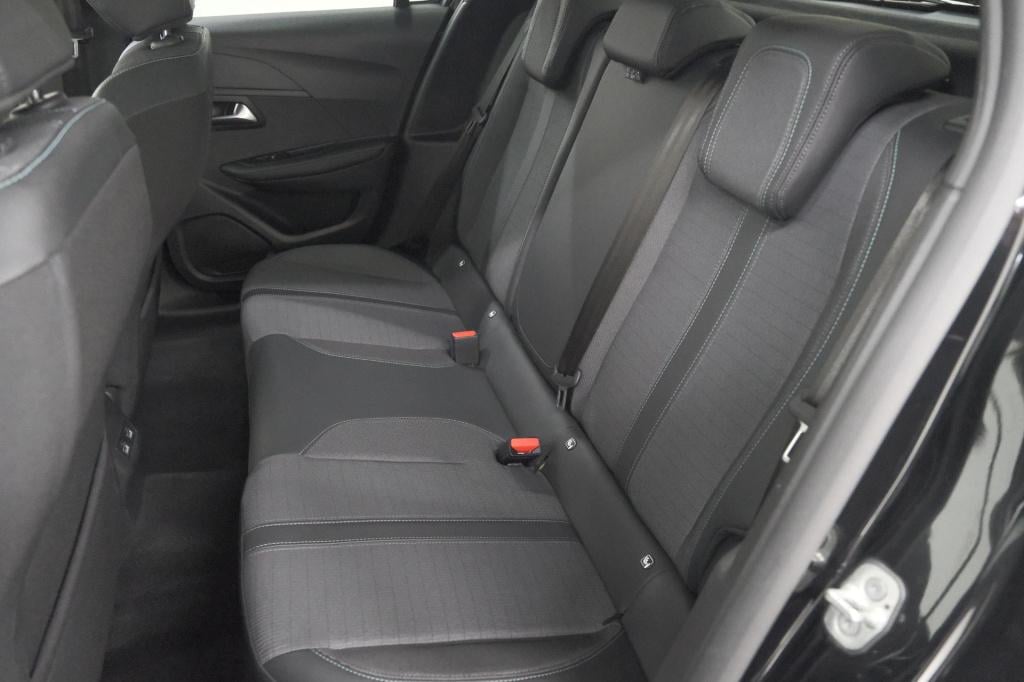Peugeot 208 puretech 100 eat8 allure pack | keyless | camera | navigatie | 