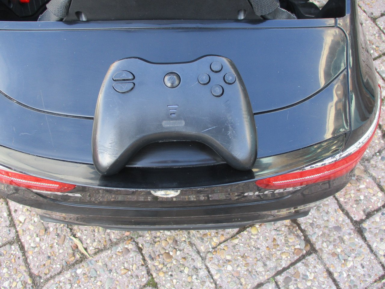 Zgan Mercedes  op 12volt accu met oplader en met de afstandsbediening