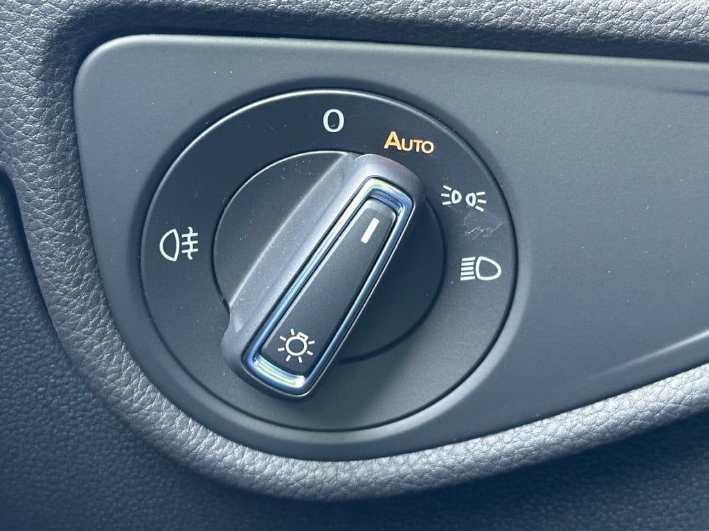 Volkswagen Touran 1.5 tsi 150pk dsg r-line highline | led | trekhaak | dode