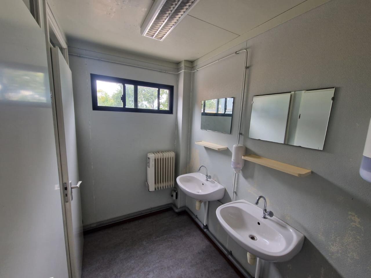 Toiletunit 6x3 meter – geïsoleerd – direct beschikbaar