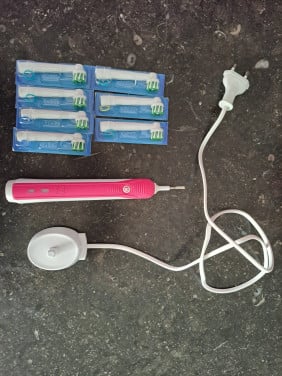 Electrische tandenborstel oral b, roze