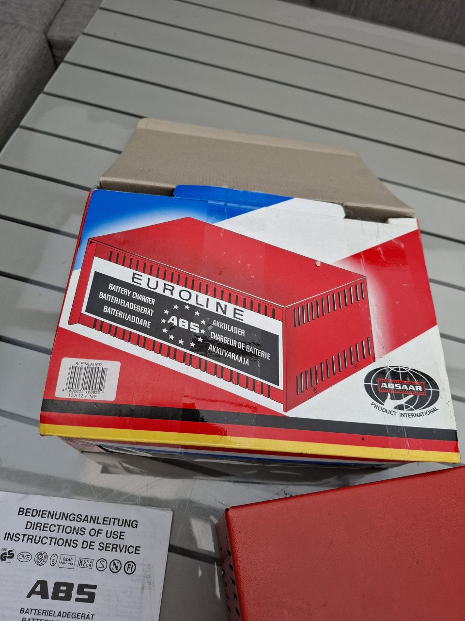 Absaar 10 AMP. Lader voor autoaccu 12 Volt,