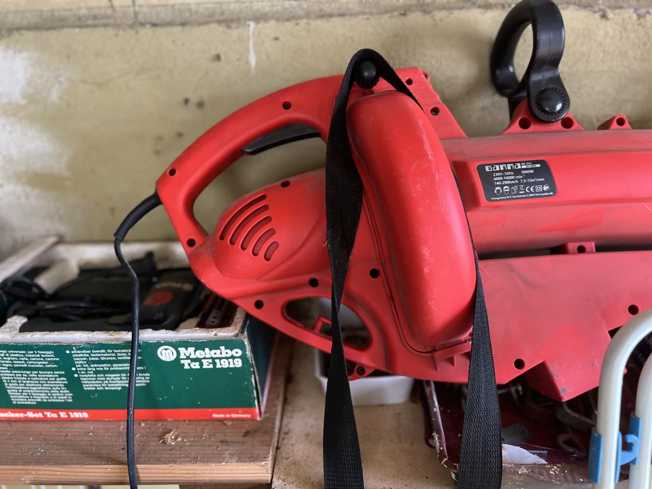 E-bike: Dutch id  + mountainbike + gereedschap etc.