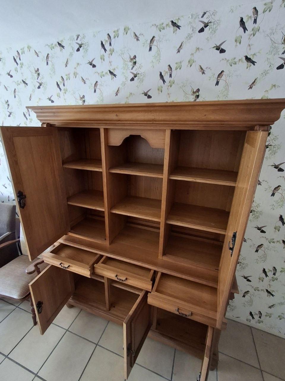 Eikenhouten kast