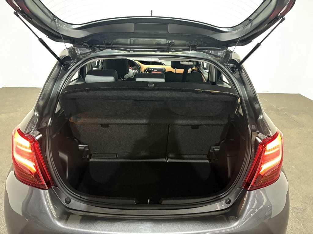 Toyota Yaris 1.3 vvt-i style