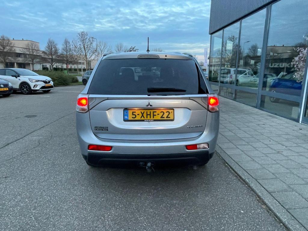 Mitsubishi Outlander 2.0 intense+ automaat|7zits