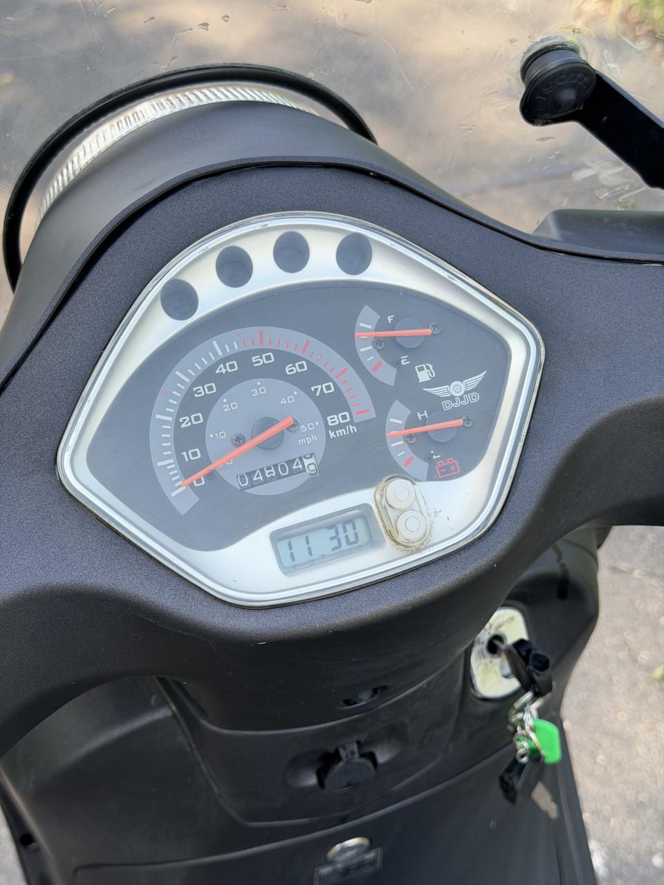 DJJD Scooter 2020 4800km 1e Eigenaar LED injectie windscherm