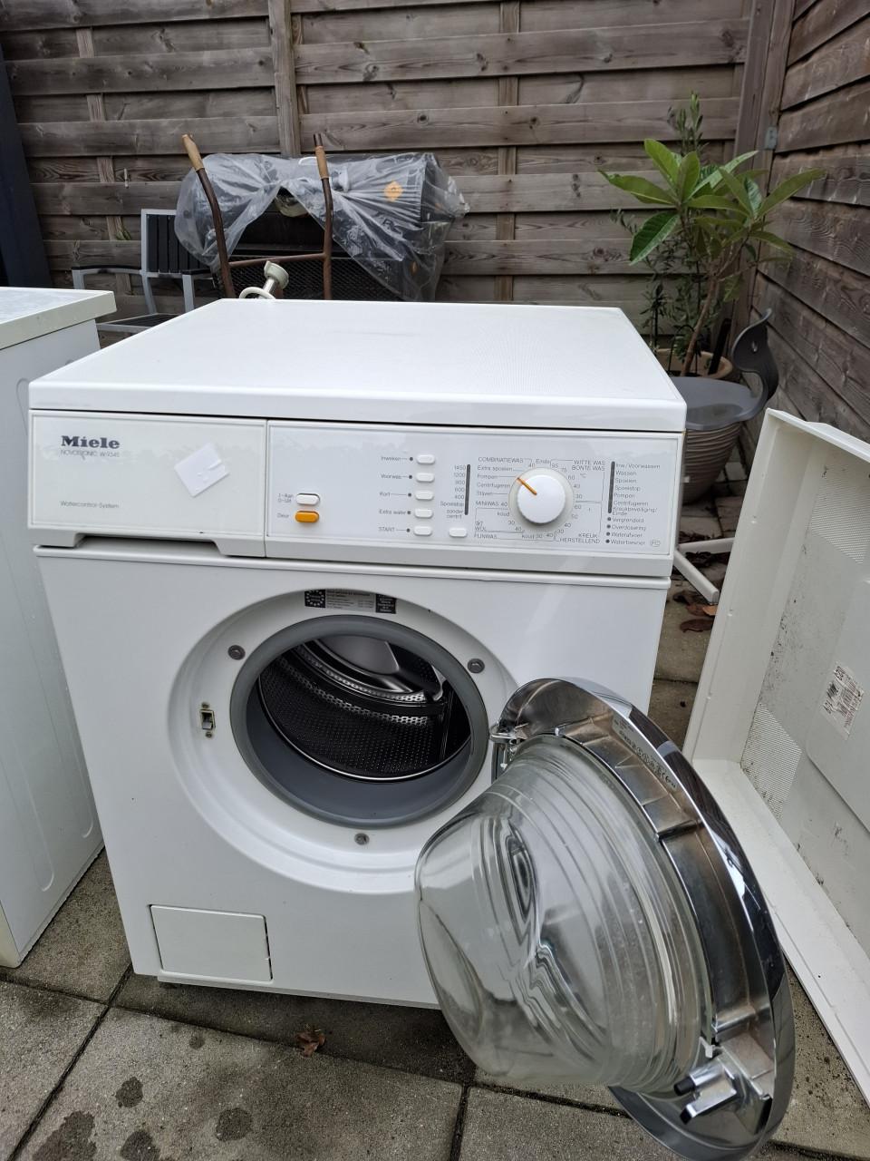 Miele wasmachine 5kg. Novotronic.En Bosch droger.