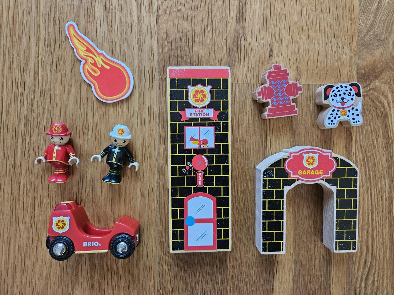 Houten treinbaan Brio en Eichhorn