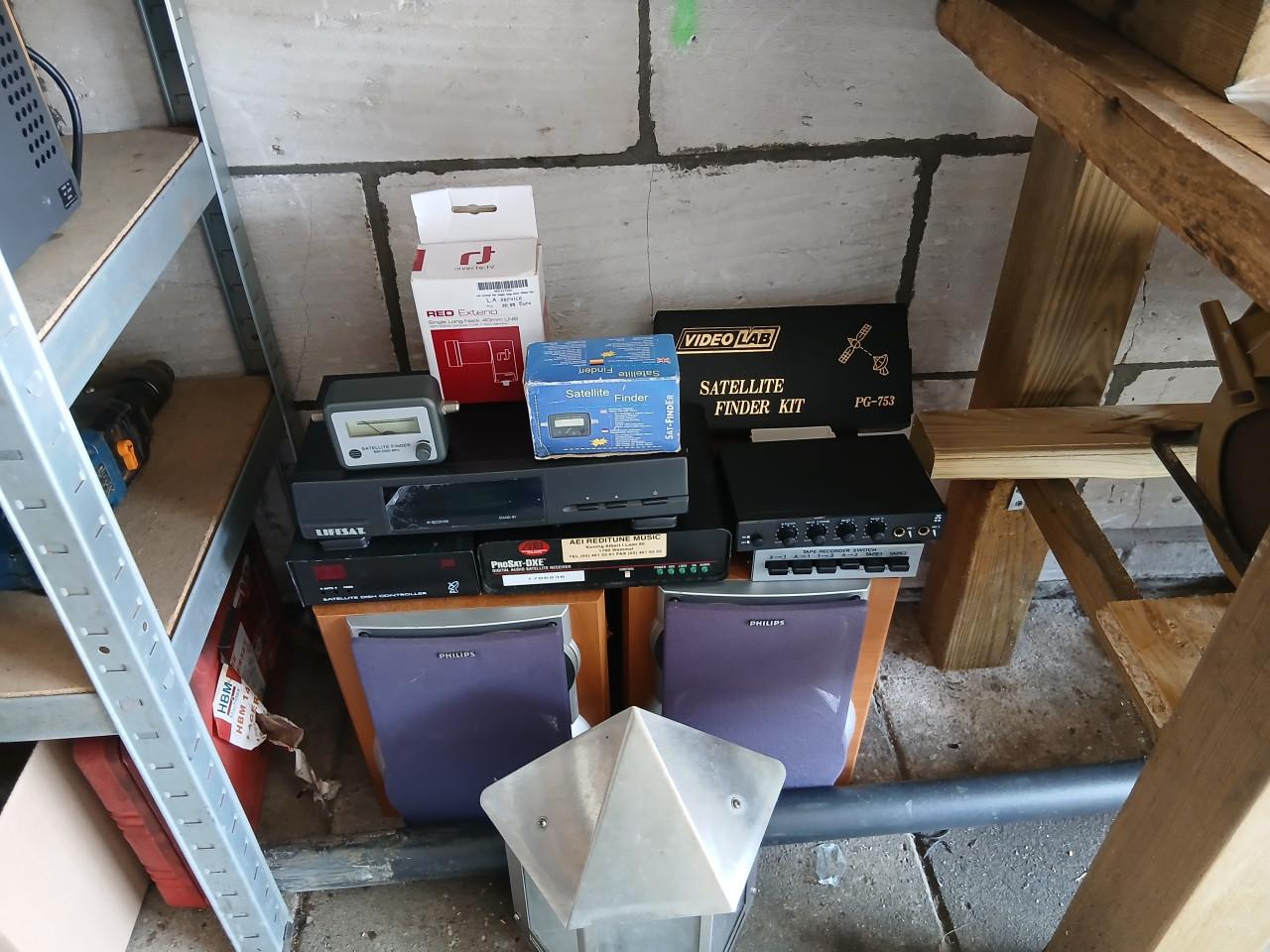 Te koop garage/schuurverkoop allerlei spulletjes koopje in een koop