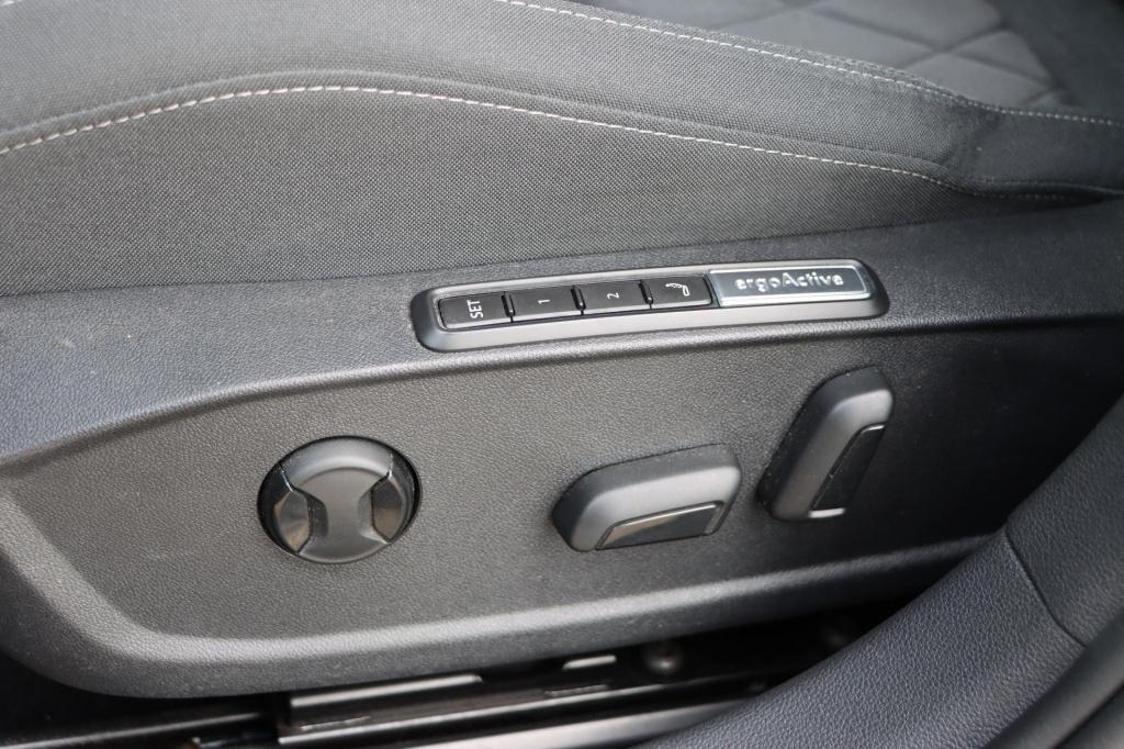 Volkswagen Golf 1.4 ehybrid style 204pk dsg6 | soh 89,8% |