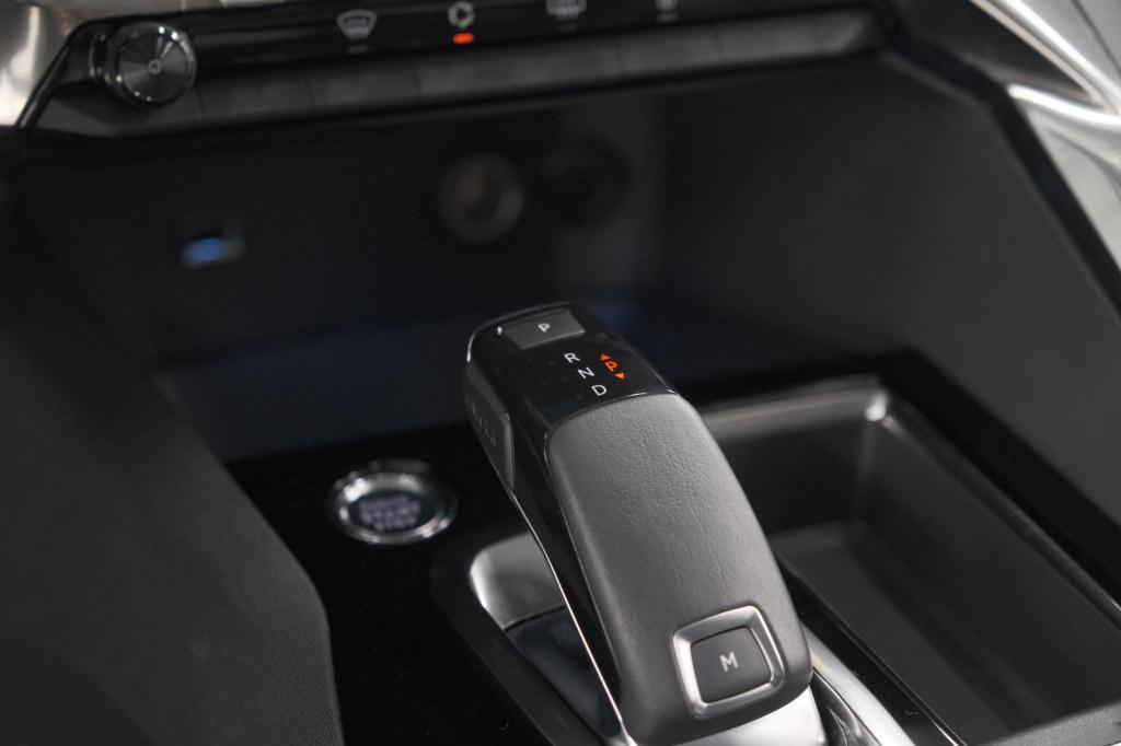 Peugeot 3008 puretech 130 eat8 allure | camera | adaptieve cruise control |