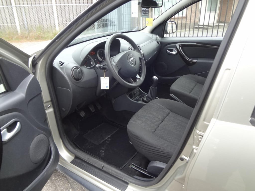 Dacia Duster 1.6 lauréate 2wd