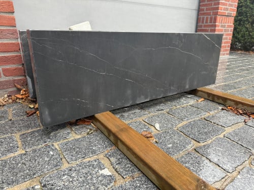 Opsluitband-spotted-bluestone-gezoet