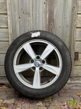 Winterbanden Volvo V40 Lichtmetalen Velg