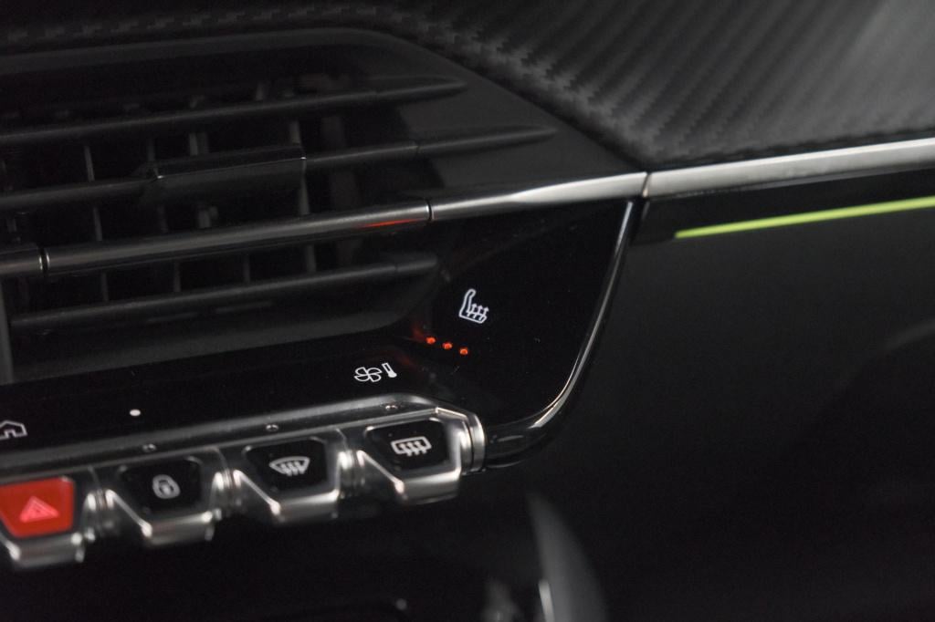 Peugeot 2008 puretech 130 eat8 gt | 360 camera | stoelmassage | adaptieve c