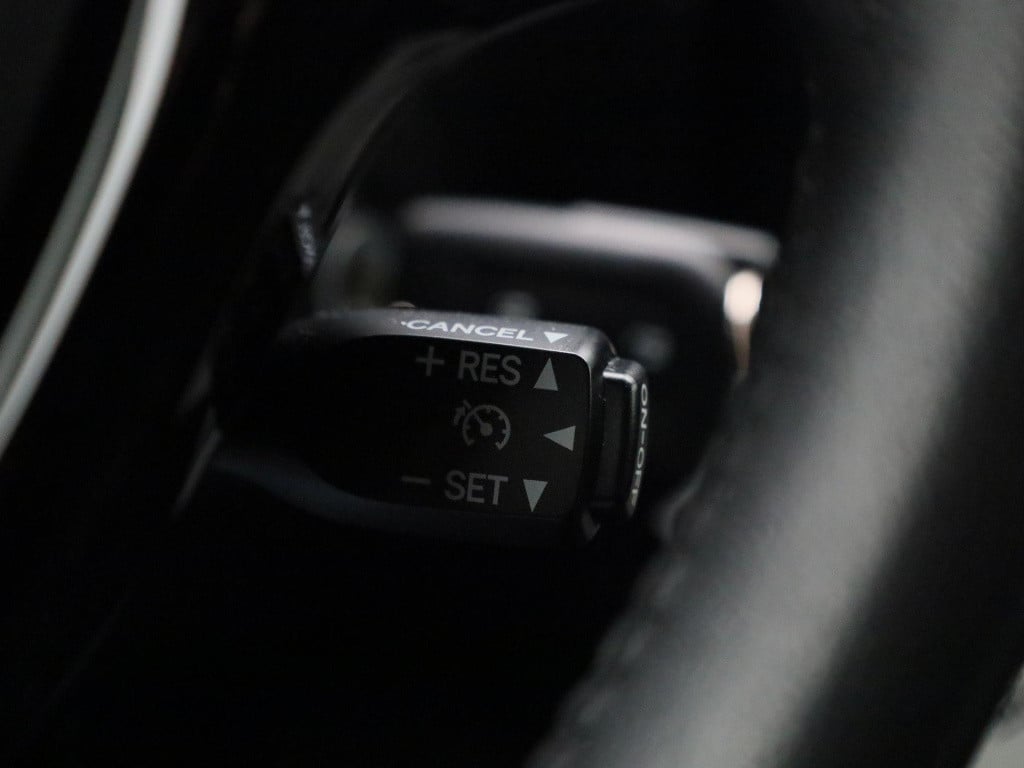 Peugeot 108 1.0 e-vti allure | lmv | climate control | dab | apple carplay 