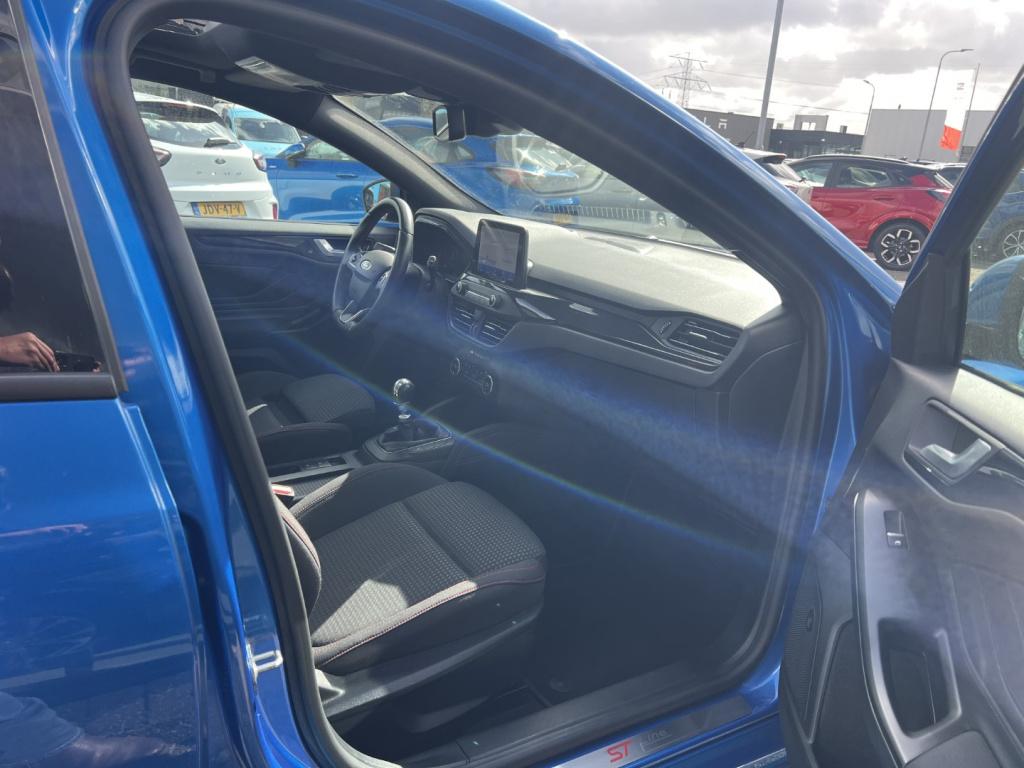 Ford Focus 1.0 ecoboost hybrid 155pk st line x , panodak , winterpack