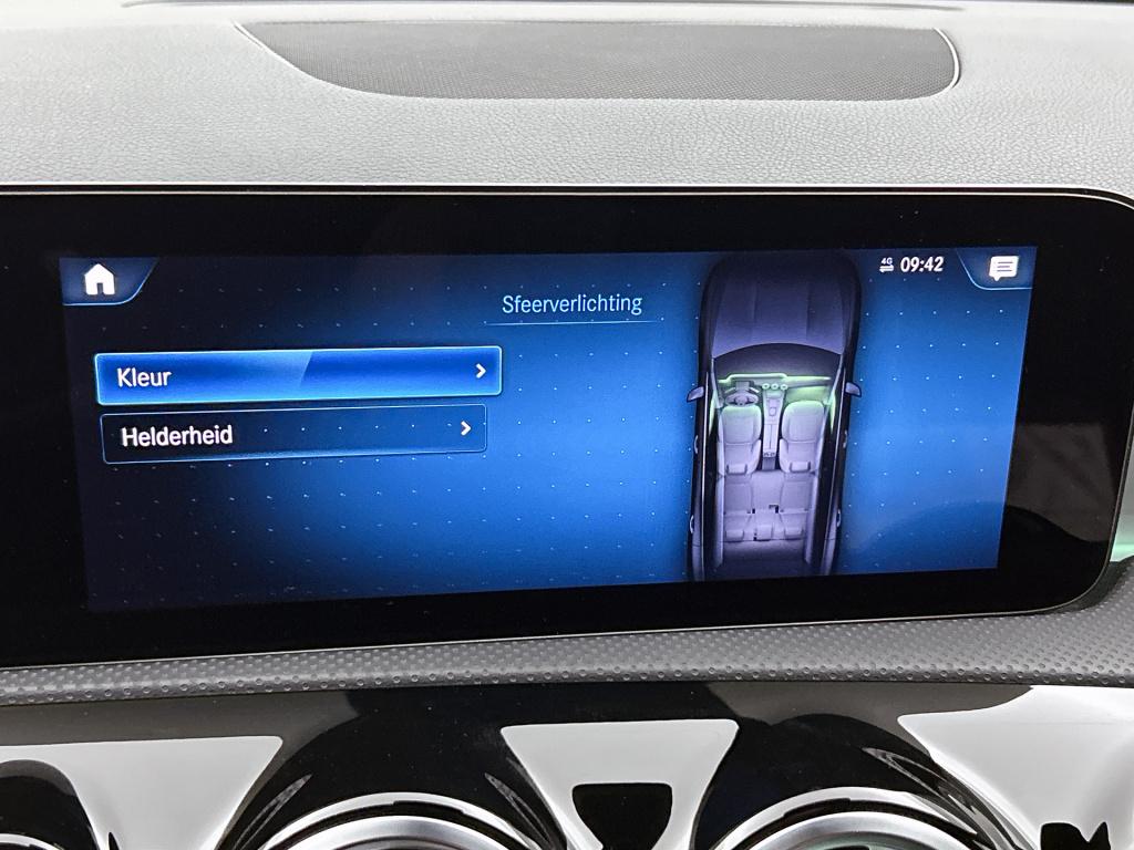 Mercedes-Benz Cla shooting brake 180 amg line | trekhaak | sfeerverlichting