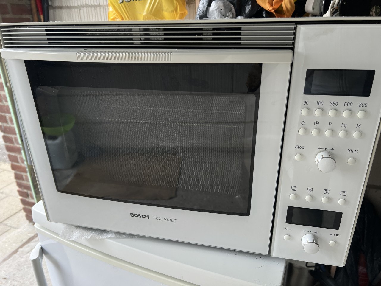 Bosch combi magnetron met hetelucht oven 55x38 cm.