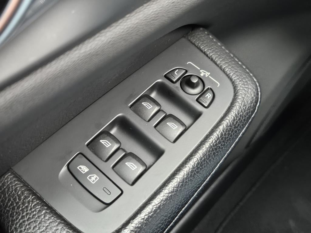 Volvo V60 2.0 b3 momentum advantage | r-design | acc | carplay