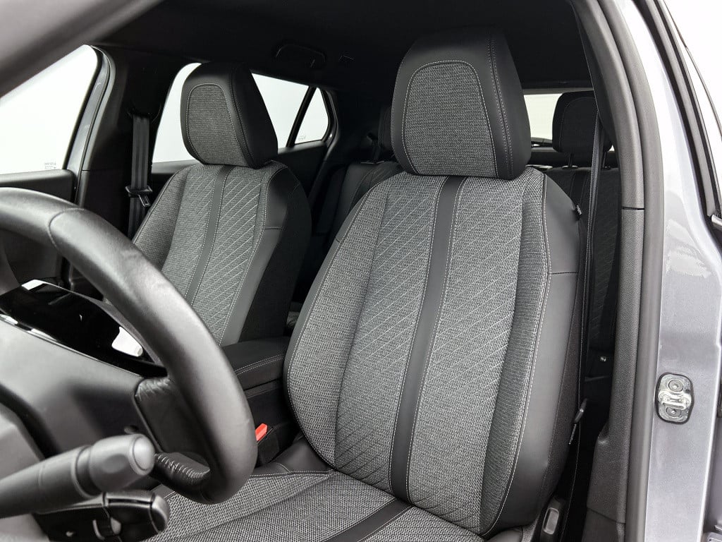 Peugeot 2008 puretech 100 pk allure | achteruitrijcamera | parkeersensoren 
