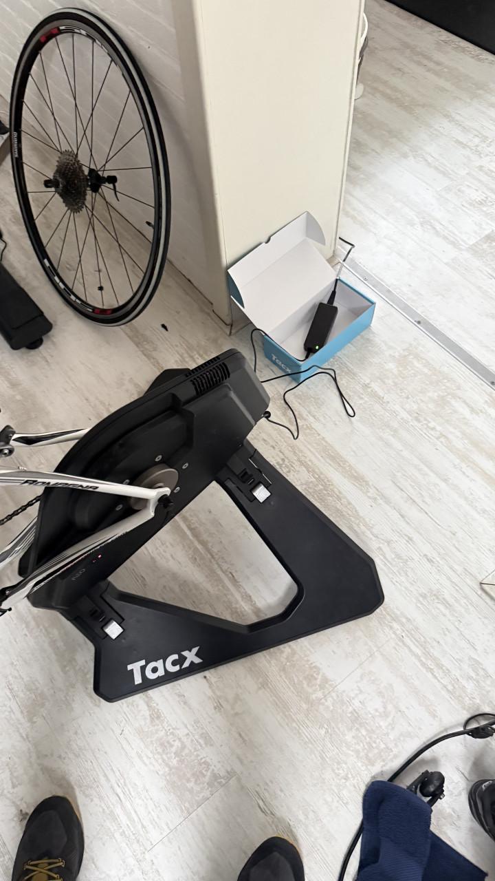 Tacx trainer Neo 1