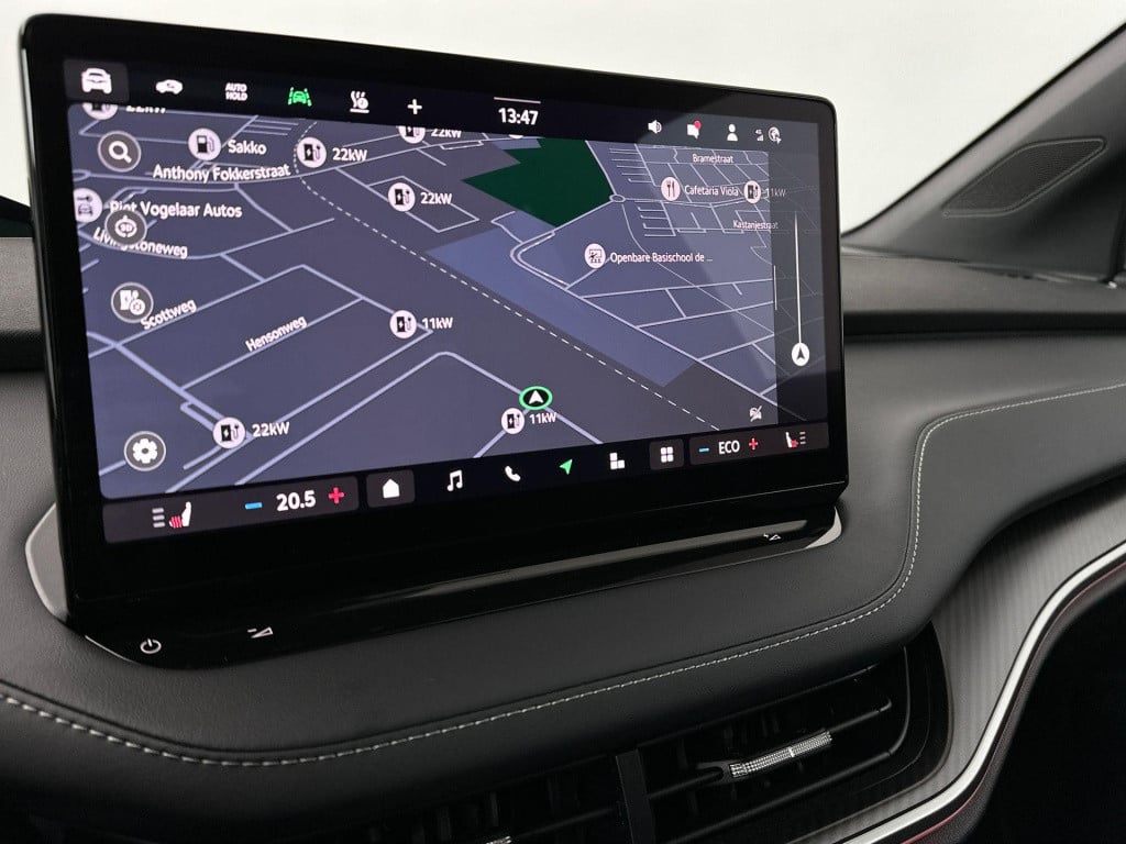 Skoda Enyaq Iv sportline elektromotor 210 kw / 286 pk suv elektri