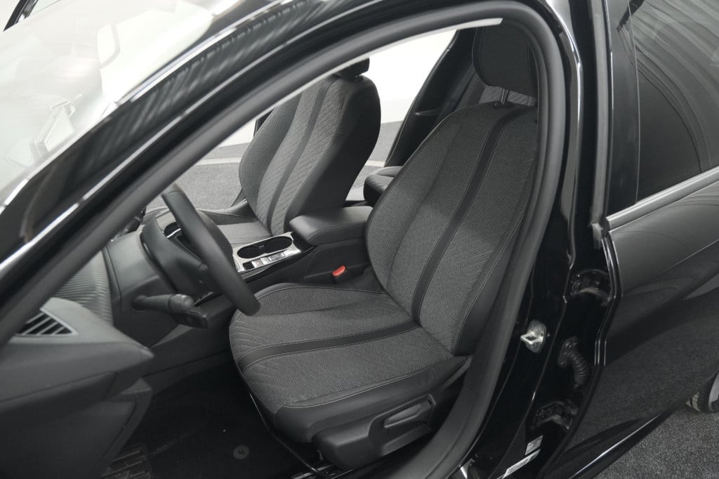 Peugeot 208 puretech 100 allure | 360 camera | stoelverwarming | dodehoekde