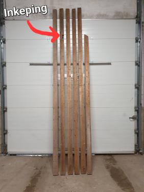 6 lengtes hout dik 23,6m van oud grenen balken.