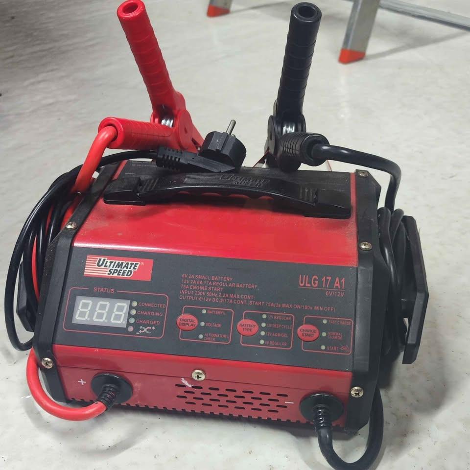 ULTIMATE SPEED Acculader met starthulpfunctie ULG17A1