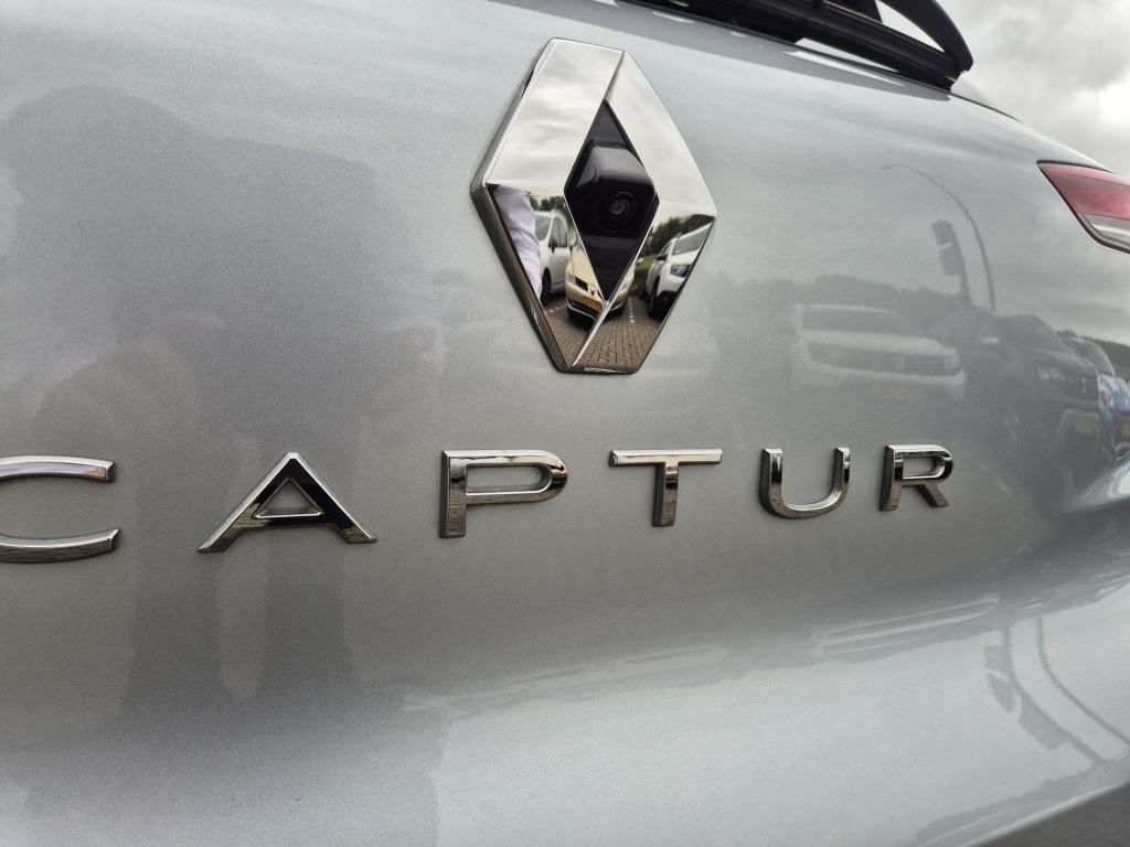 Renault Captur 1.3 tce 130 edc automaat intens verkocht