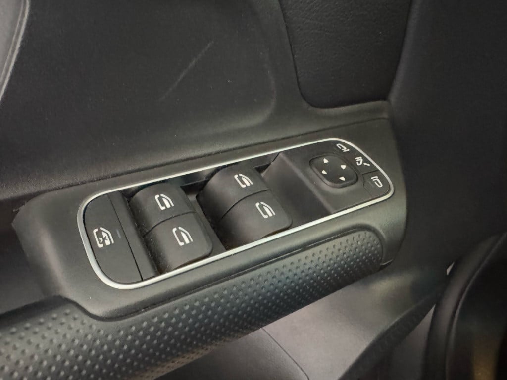 Mercedes-Benz Glb 180 business solution