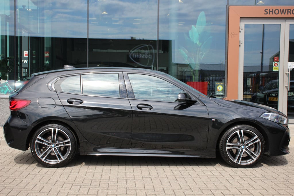 BMW 1 Serie 118i m-sport | digitale cockpit | leder | camera | dab