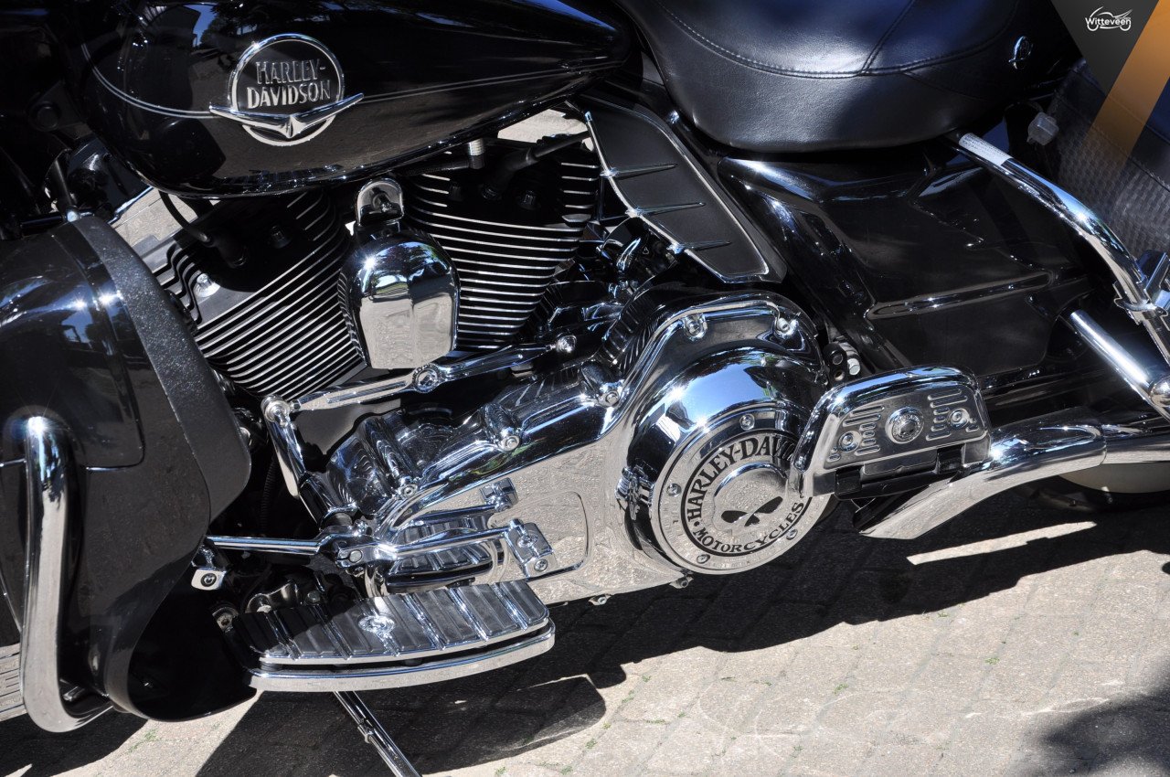 Harley Davidson FLHRC Road King Classic ABS Hele volle motor