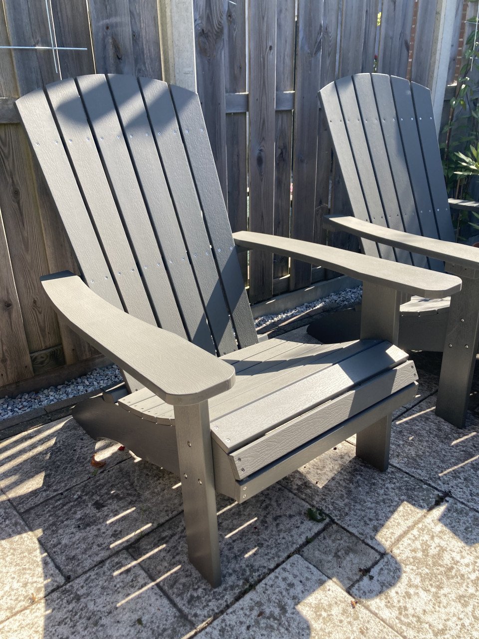 2 Adirondack tuinstoelen van polywood