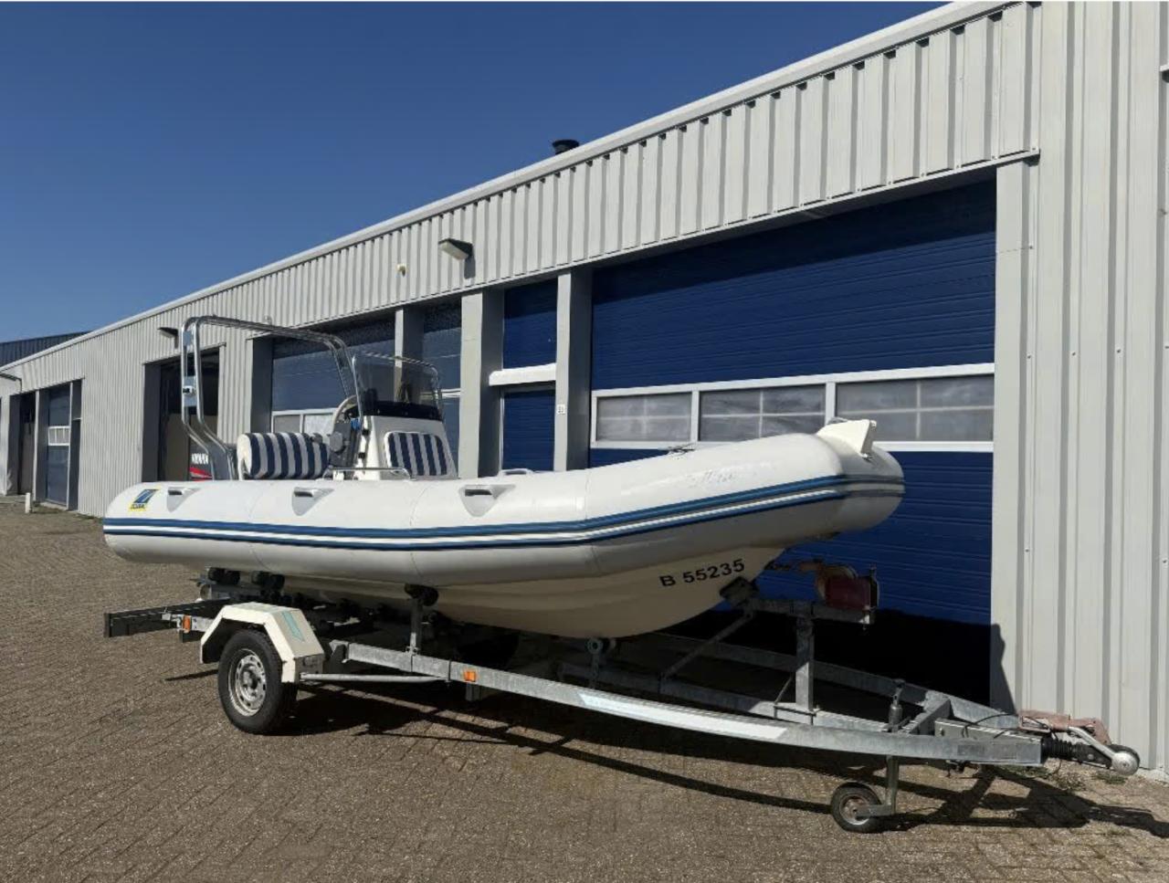 Zodiac Medline 470 met 85pk Yamaha.