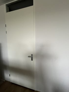 Te koop: 6 opdekdeuren met deurbeslag. .zelf demonteren en vervoeren