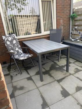 Tuintafel met stoelen