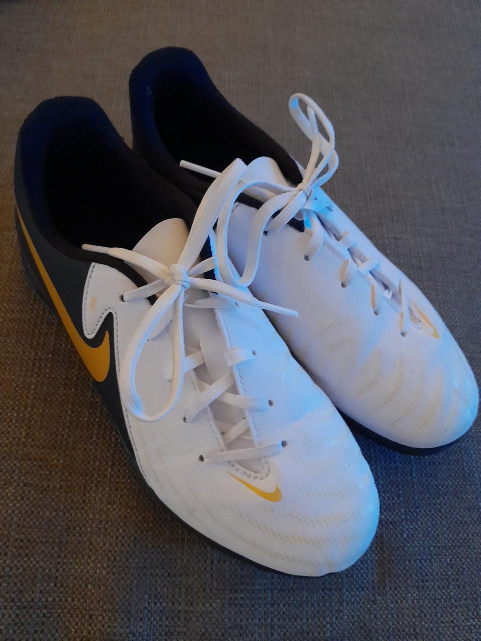 NIKE Phantom GX 2 Club kinder zaalschoenen wit