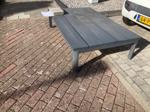 Gratis Buiten tafel met alu onderstel