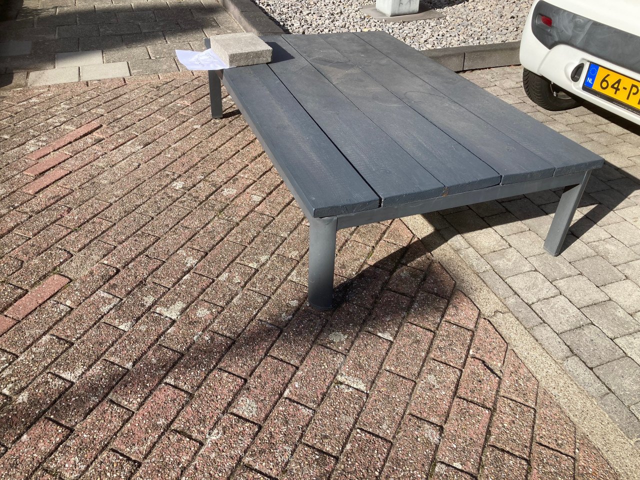 Gratis Buiten tafel met alu onderstel