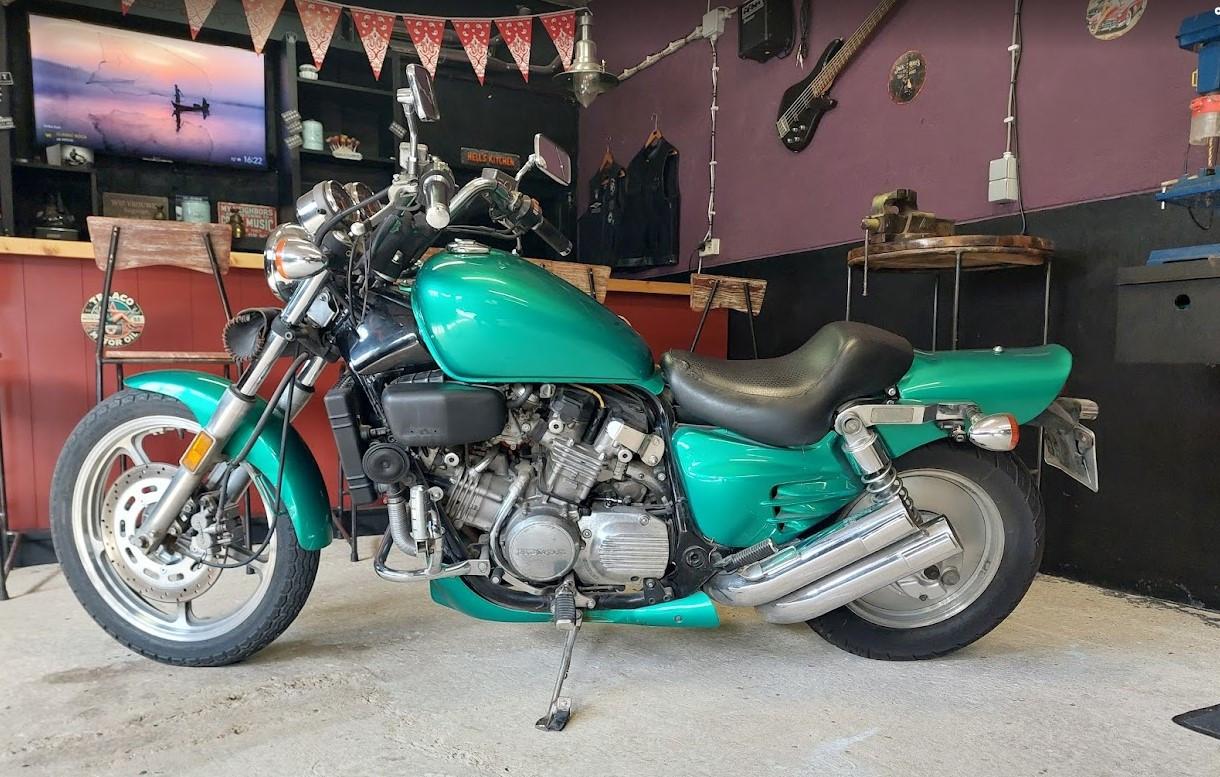 Honda Super Magna