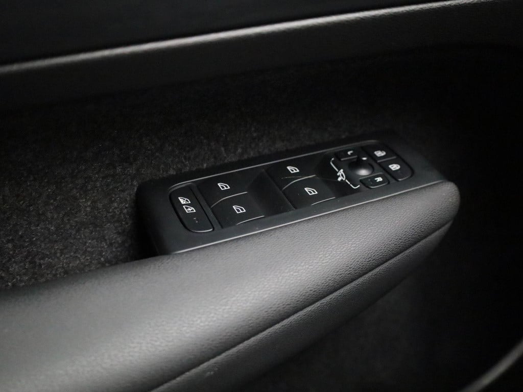 Volvo XC40 recharge core | automaat | lmv | parkeer sensoren | virtual cock
