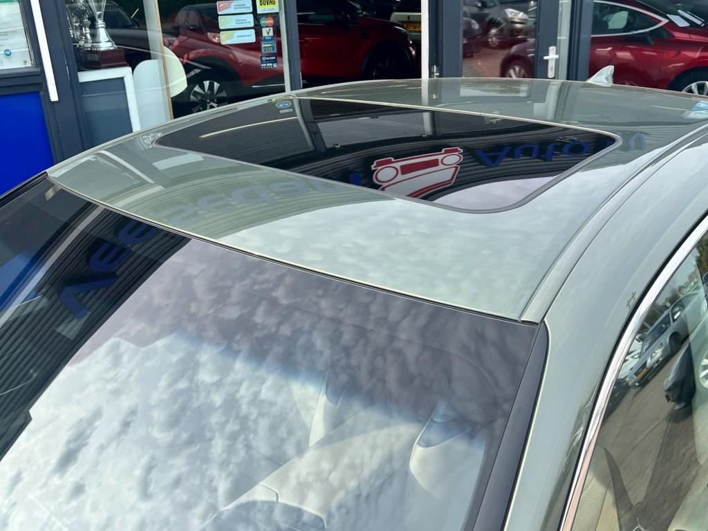 Lexus Es 300h luxury line , elektrisch panodak enz..