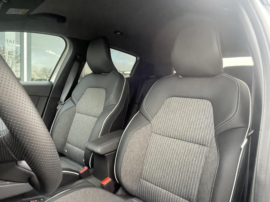 Mitsubishi Colt 1.6 hev intense+