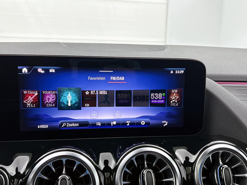 Mercedes-Benz Eqa 250+ business solution luxury 71 kwh | trekhaak | winterp