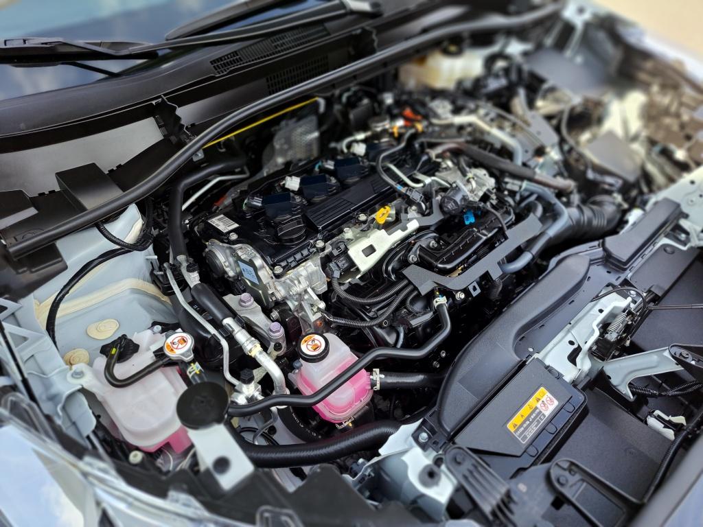 Toyota Corolla Cross 2.0 high power 153 pk hybrid 200 style