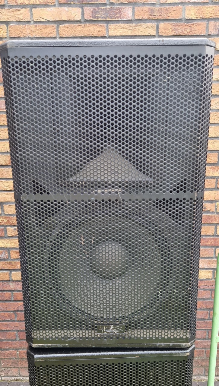 2x pasieve 2-weg fullrange 15 inch speakers BST