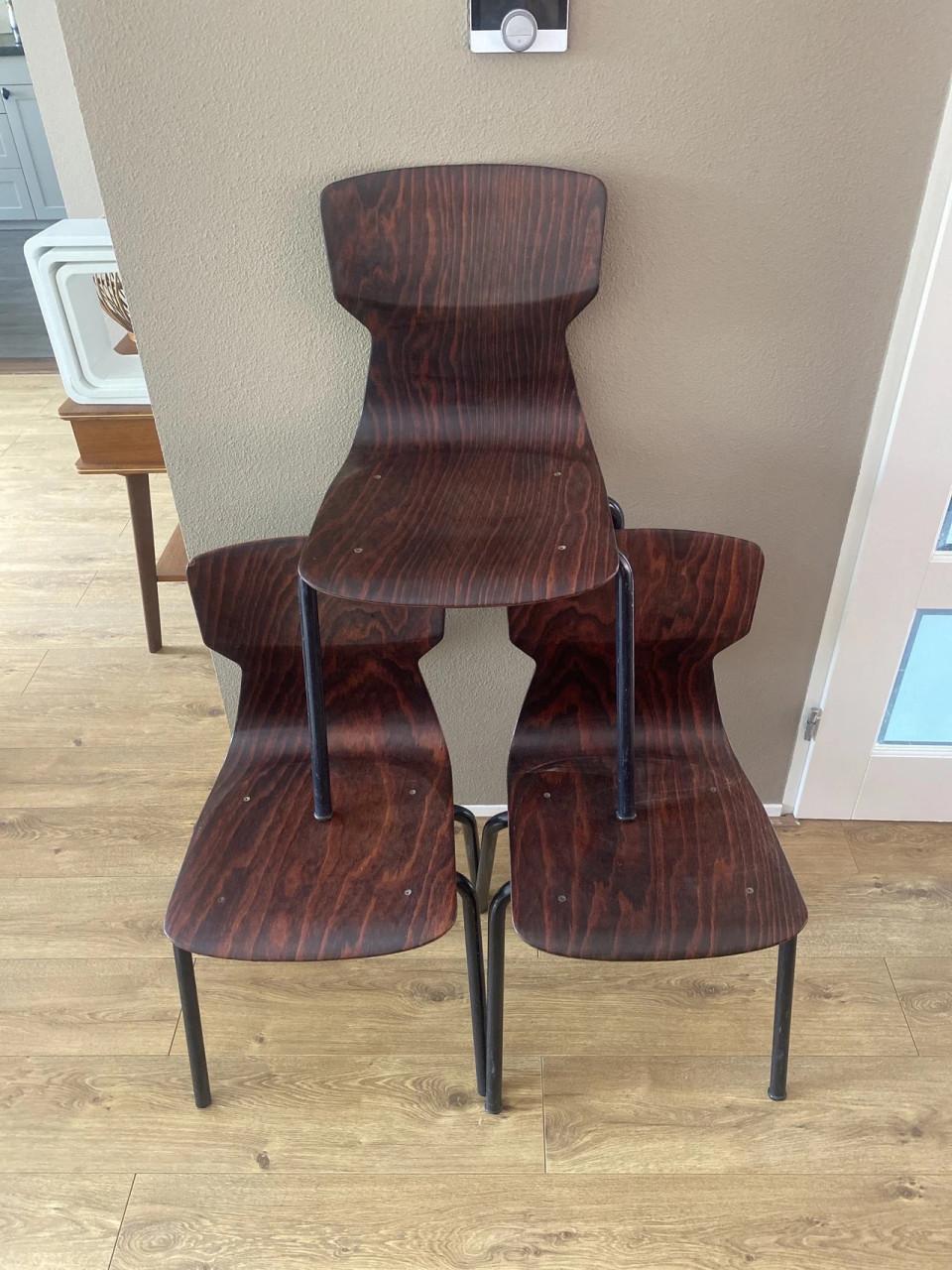 3 vintage schoolstoelen SETPRIJSJE